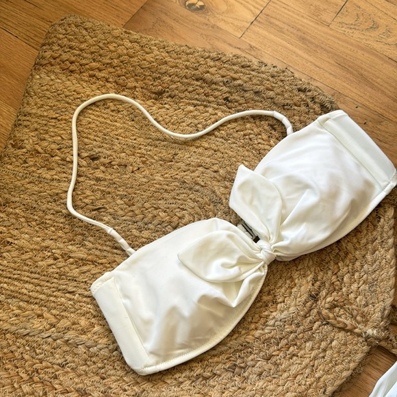 Victoria’s Secret set. - Picture 2 of 5